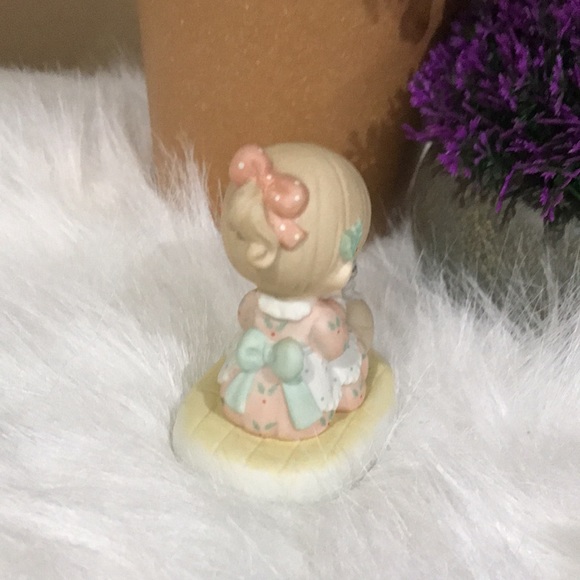 Precious Moments - Sharing the Season with You - Picture 4 of 6